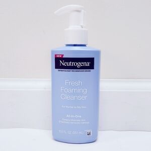 ⭐4/$15 Neutrogena Fresh Foaming Cleanser